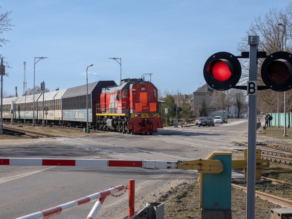 Kaliningrad Russian train entering Lithuania - Bas de Joode